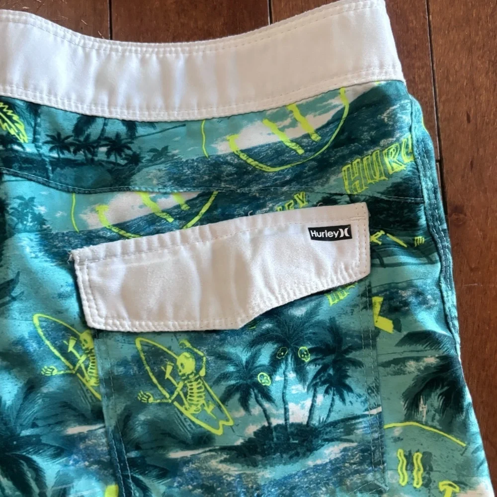Hurley dynamic swim